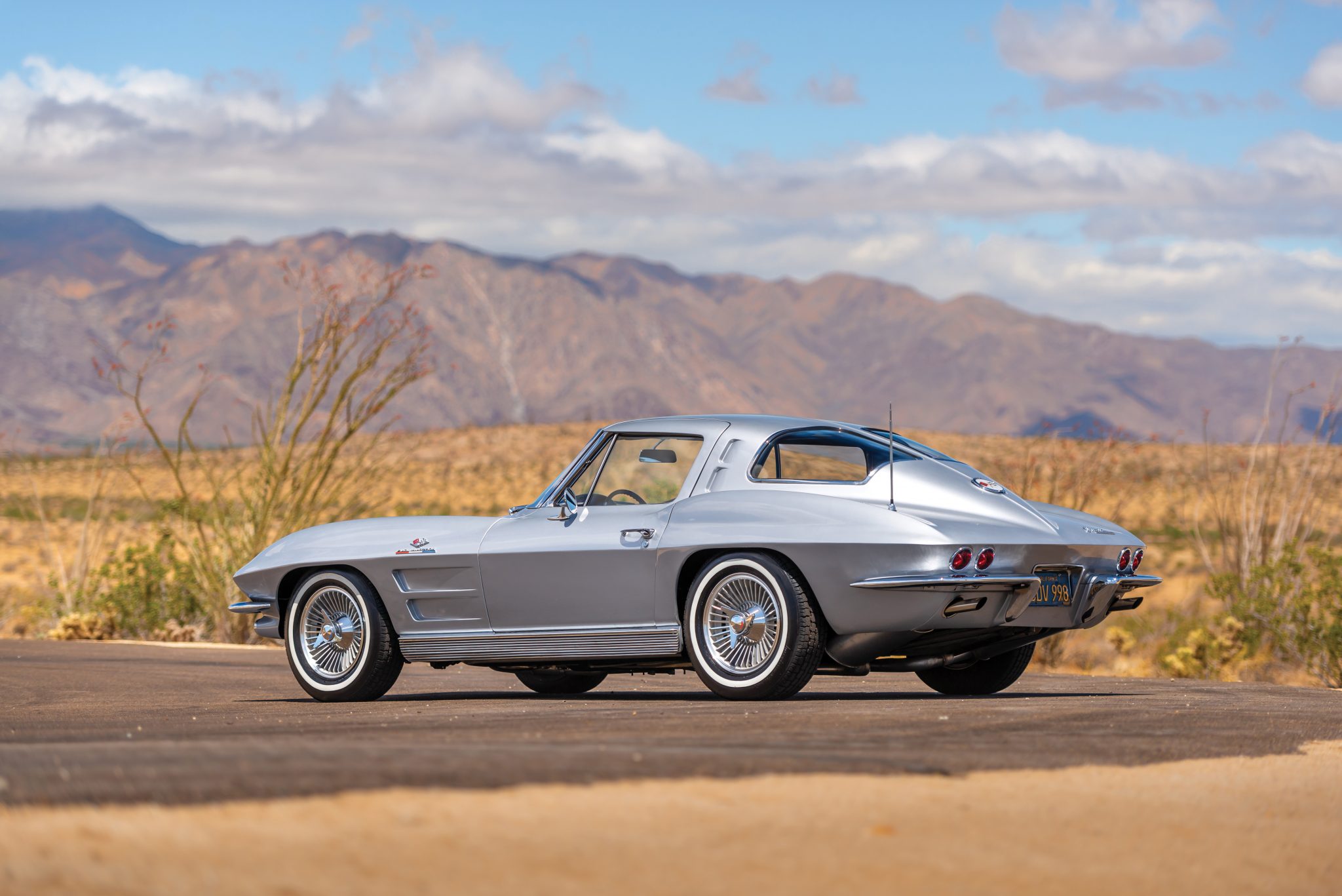 1963 Chevrolet Corvette Sting Ray 2 2048x1367 1