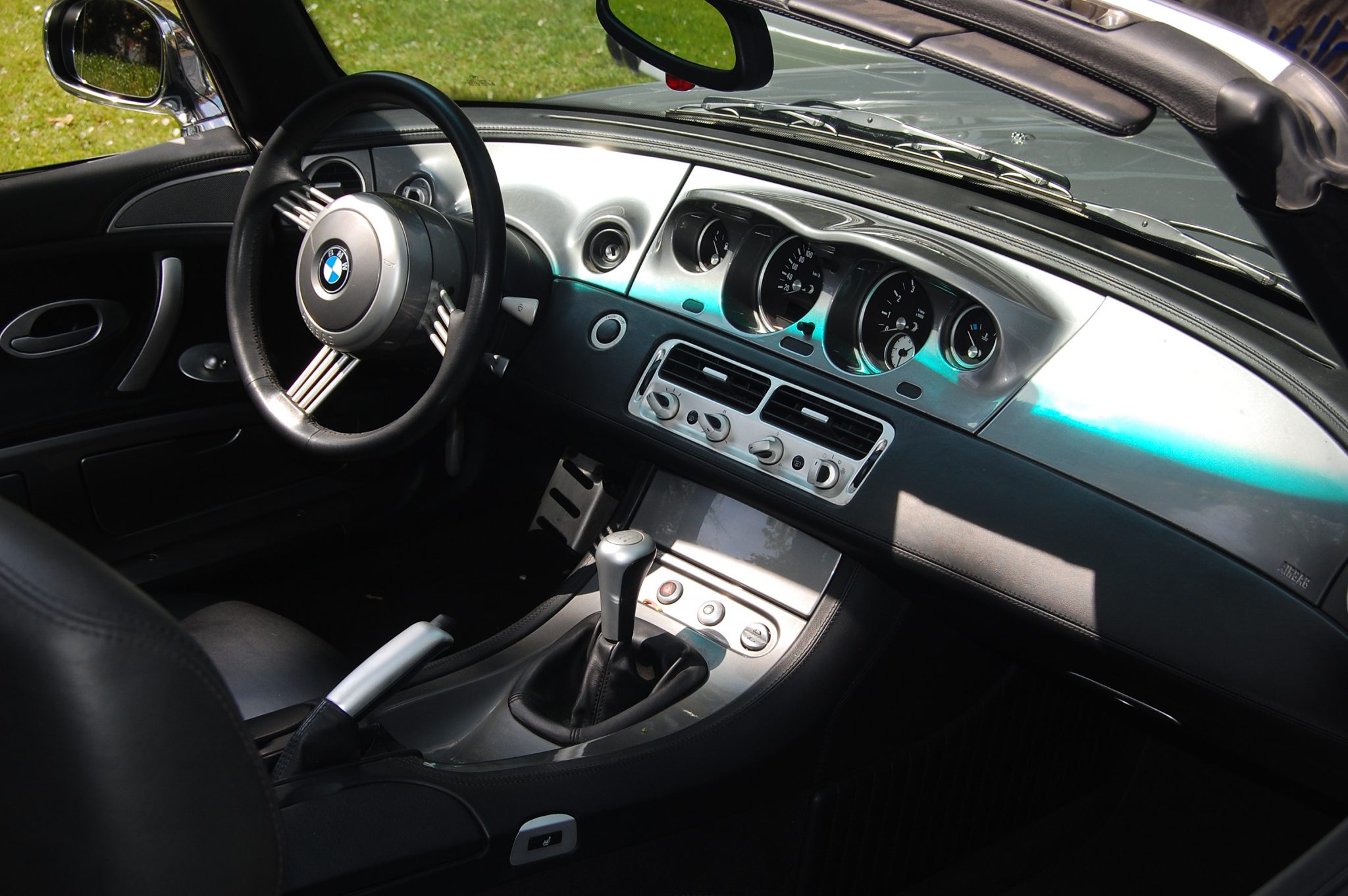 BMW Z8 Interieur 2048x1362 1