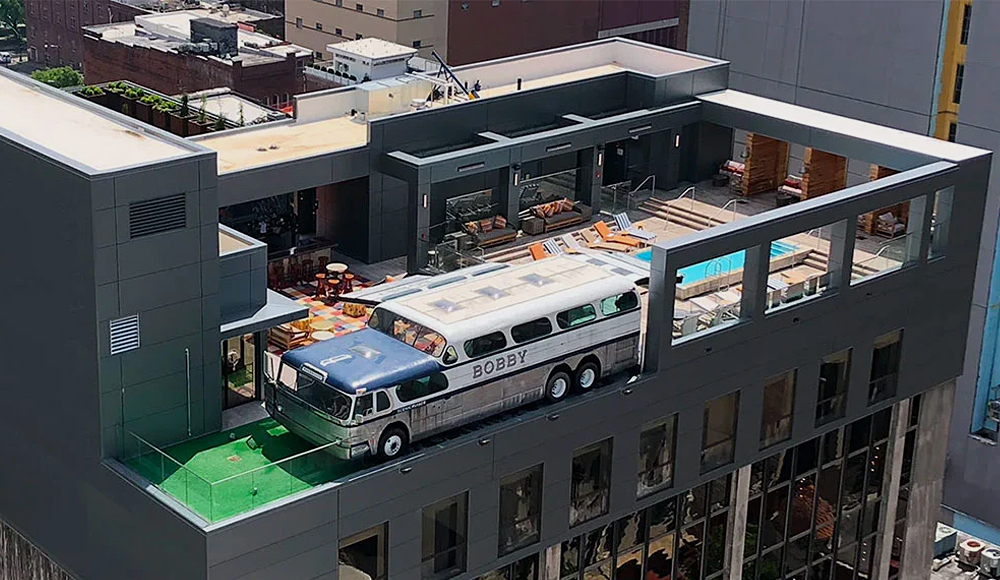 Bobby Hotel in Nashville Has a Custom Greyhound Bus on the Roof 1 1