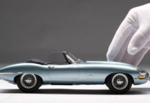 Scale 1:18: Jaguar E-Type Roadster