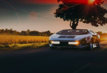 The Vector W8 Was An Otherworldly Flier In 1990