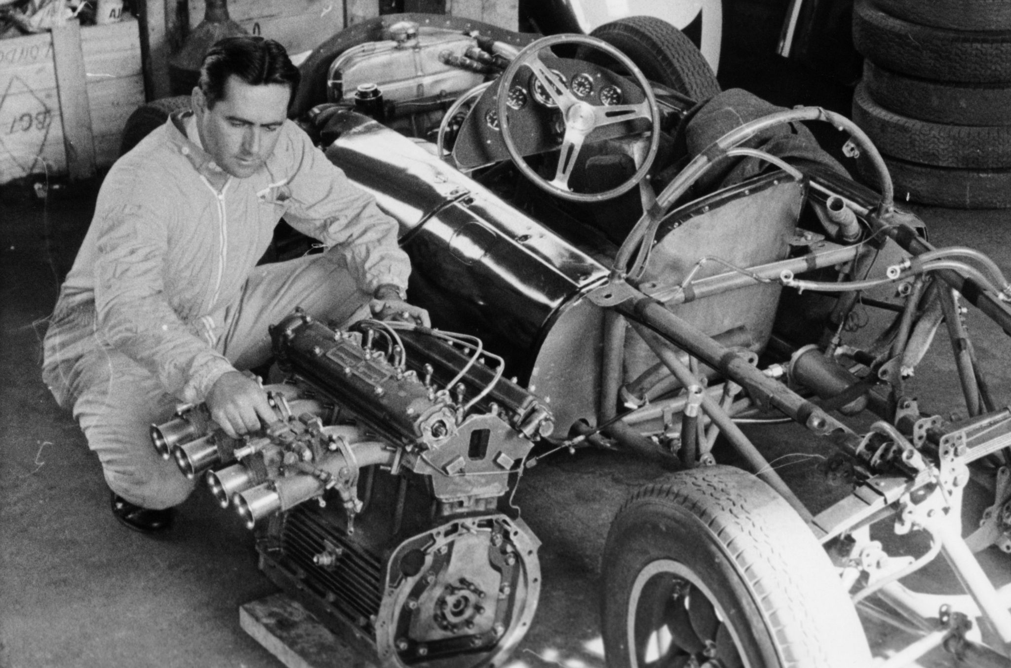 Sir Jack Brabham Inspecting Engine 464486379 2048x1355 1