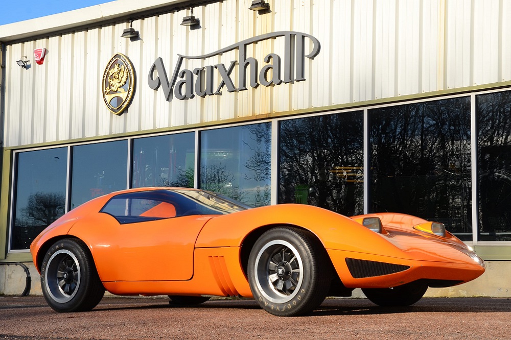 Vauxhall XVR Concept in front of Vauxhall dealership 511671 scaled 1