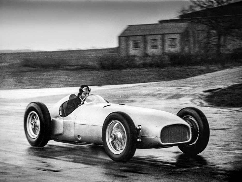 P 15Ken Richardson driving the new BRM P15 Prototype at Folkingham Aerodrome 15.12.49 credit BRM Copy