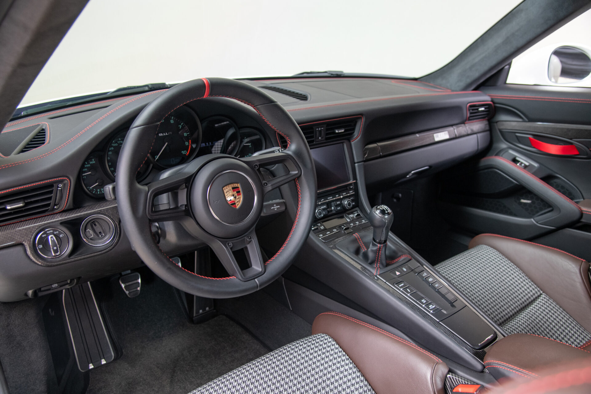2016 Porsche 911R - collectorscarworld