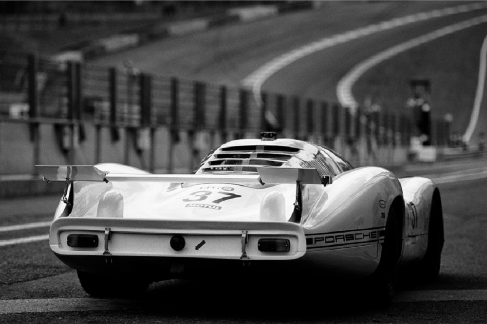 Porsche 908 back view