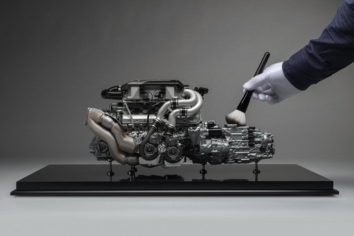 Bugatti Chiron Engine and Gearbox 1 4 M5885