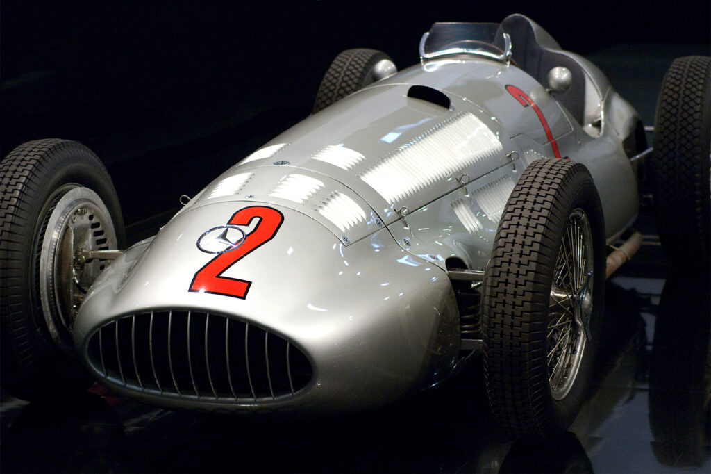 Mercedes Benz - The Early Grand Prix Cars - collectorscarworld