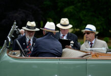 The Men And Women With The White Panamas The Men And Women With The White Panama’s.