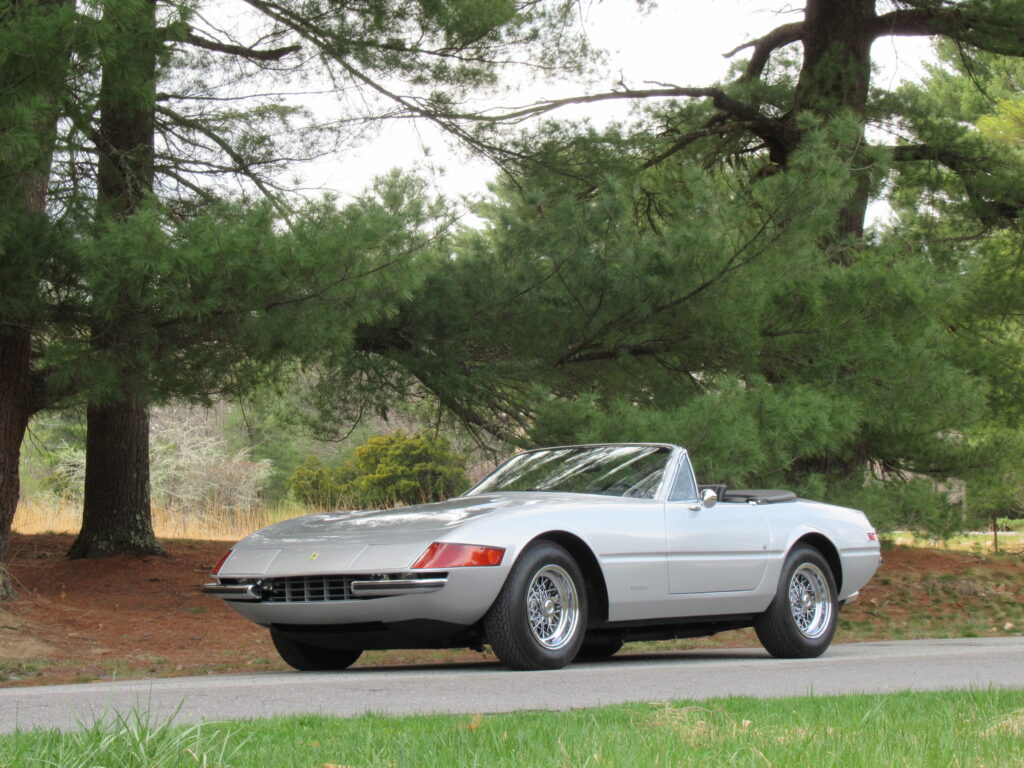 1972 Ferrari 365 GTS/4 Daytona Spyder - collectorscarworld