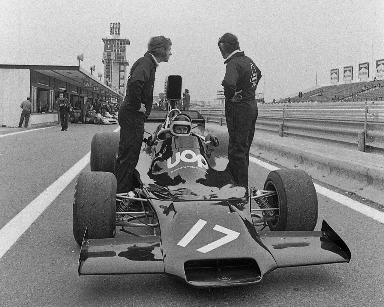 The UOP Shadow on the pit lane in Jarama in 1974