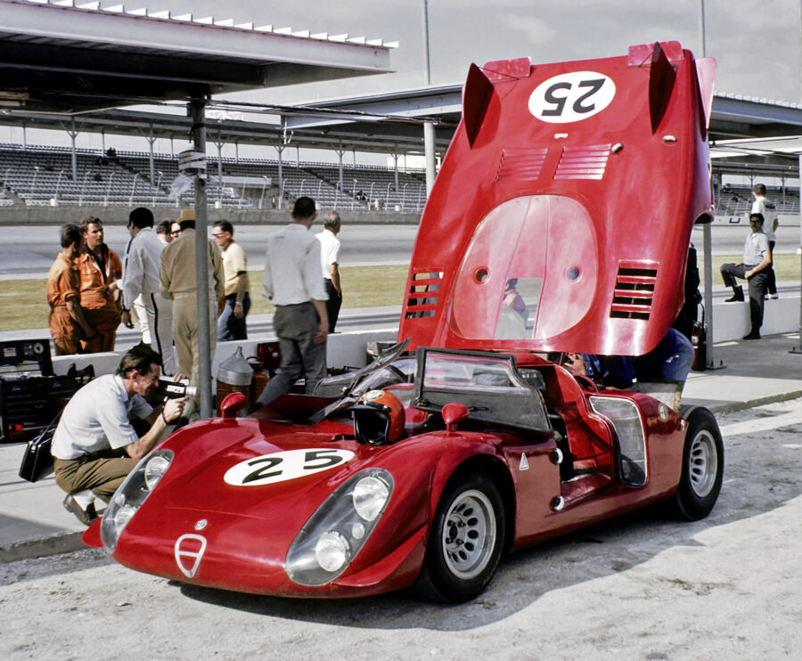 49-db-1969-alfa-romeo-t33-3-2-69_rgb_gross-3