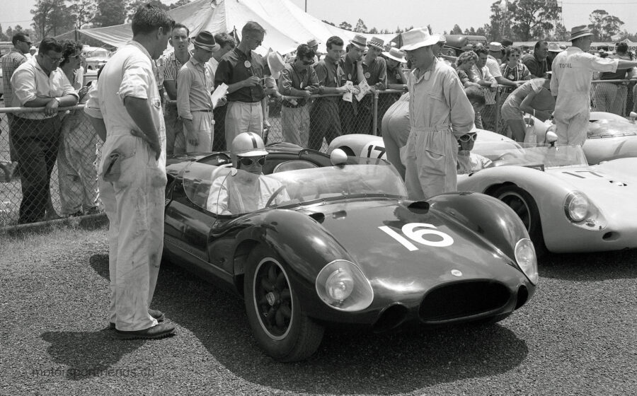 43-wf-1962-australian-formula-libre-over-1500cc-bib-stillwell-cooper-monaco-2-5l-climax_coated-2