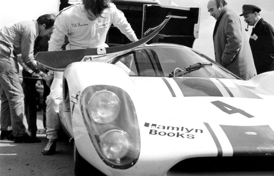 Moments In Motorsport (7): Peter Revson - Lola T70 MkIIIb