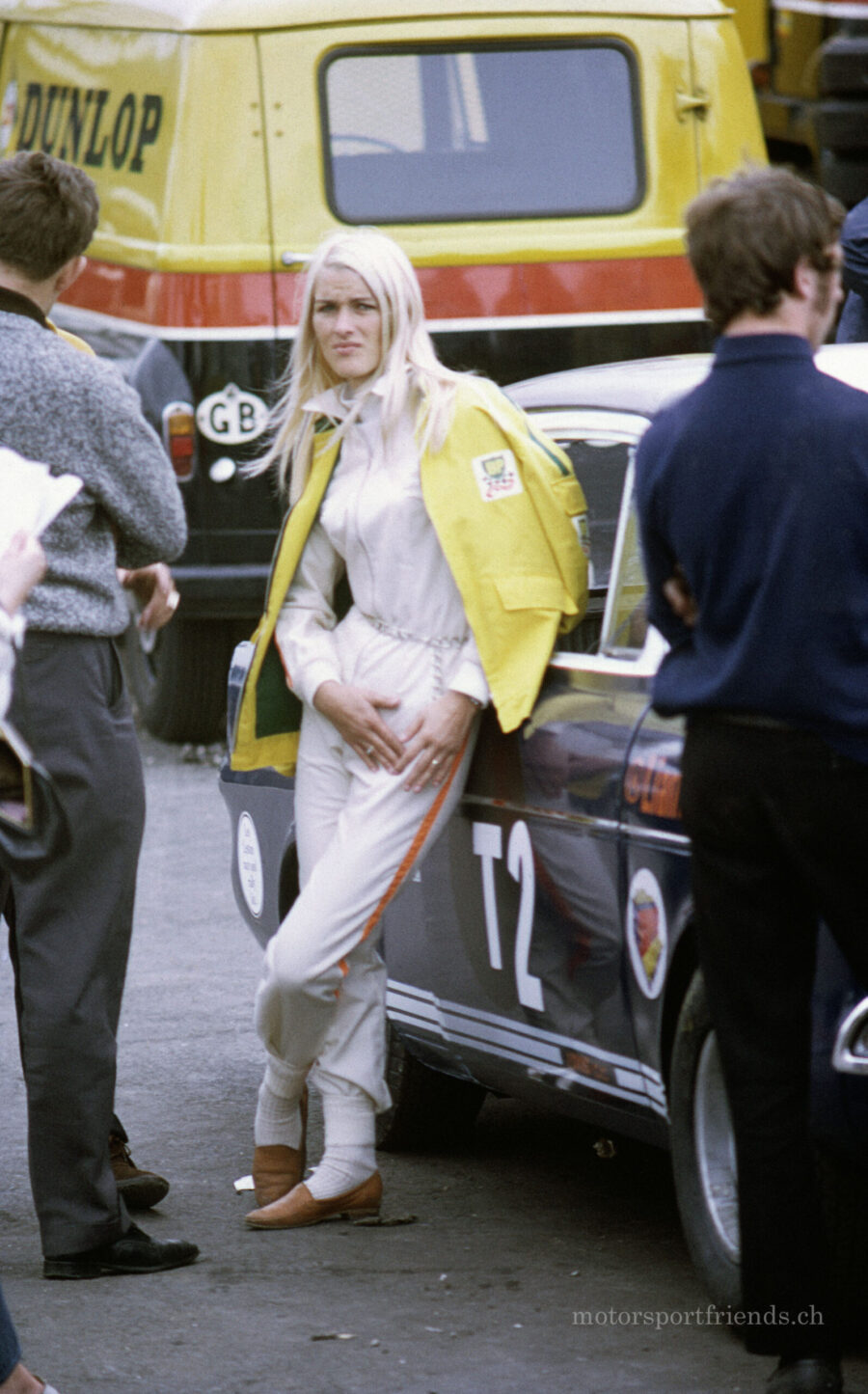 11-bh-1968-188-liane-engemann-during-practice-ford-anglia_rgb-3