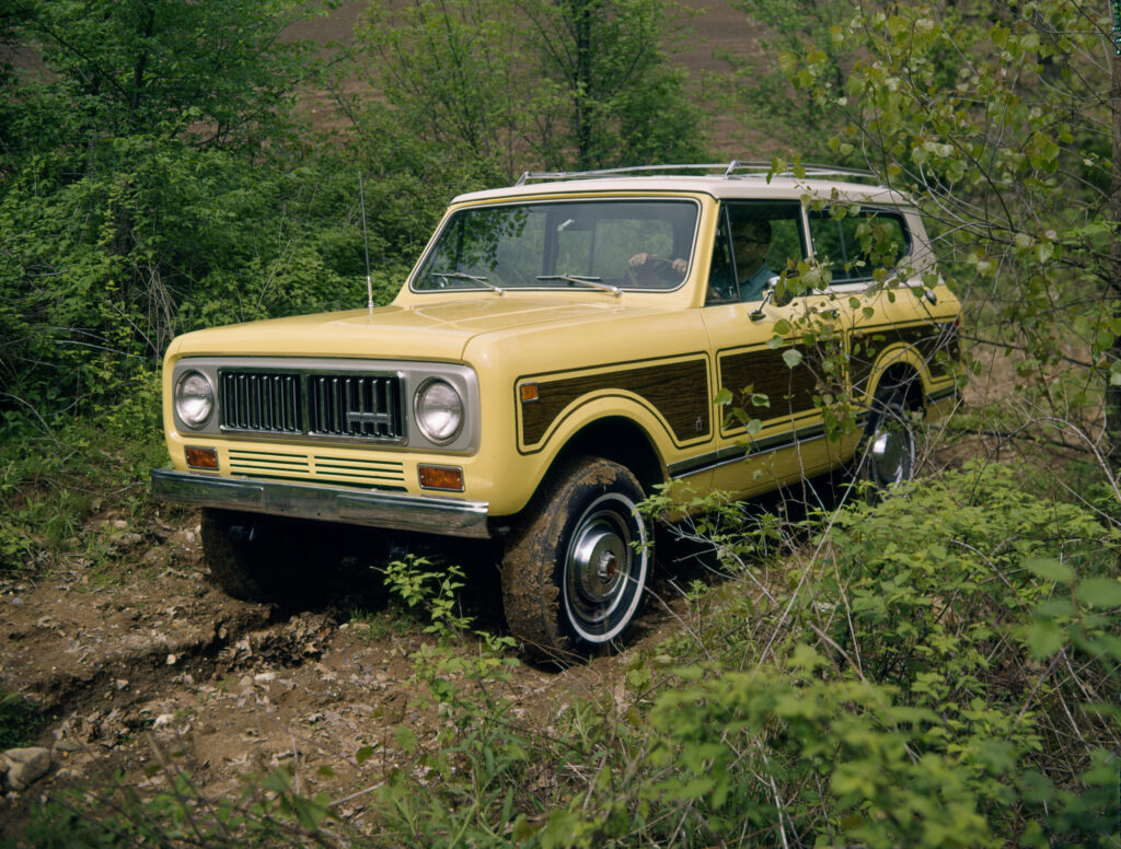 1972 Scout II Pickup w Traveltop 25808 3800x2879 1024x776 1