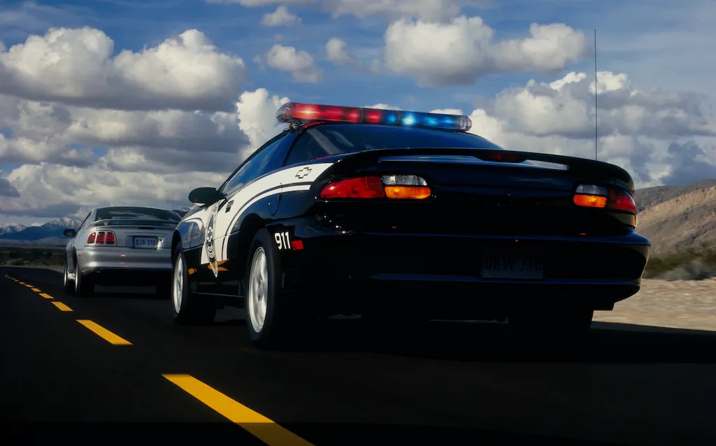 Police Camaro Chasing Mustang.jpg Kopie