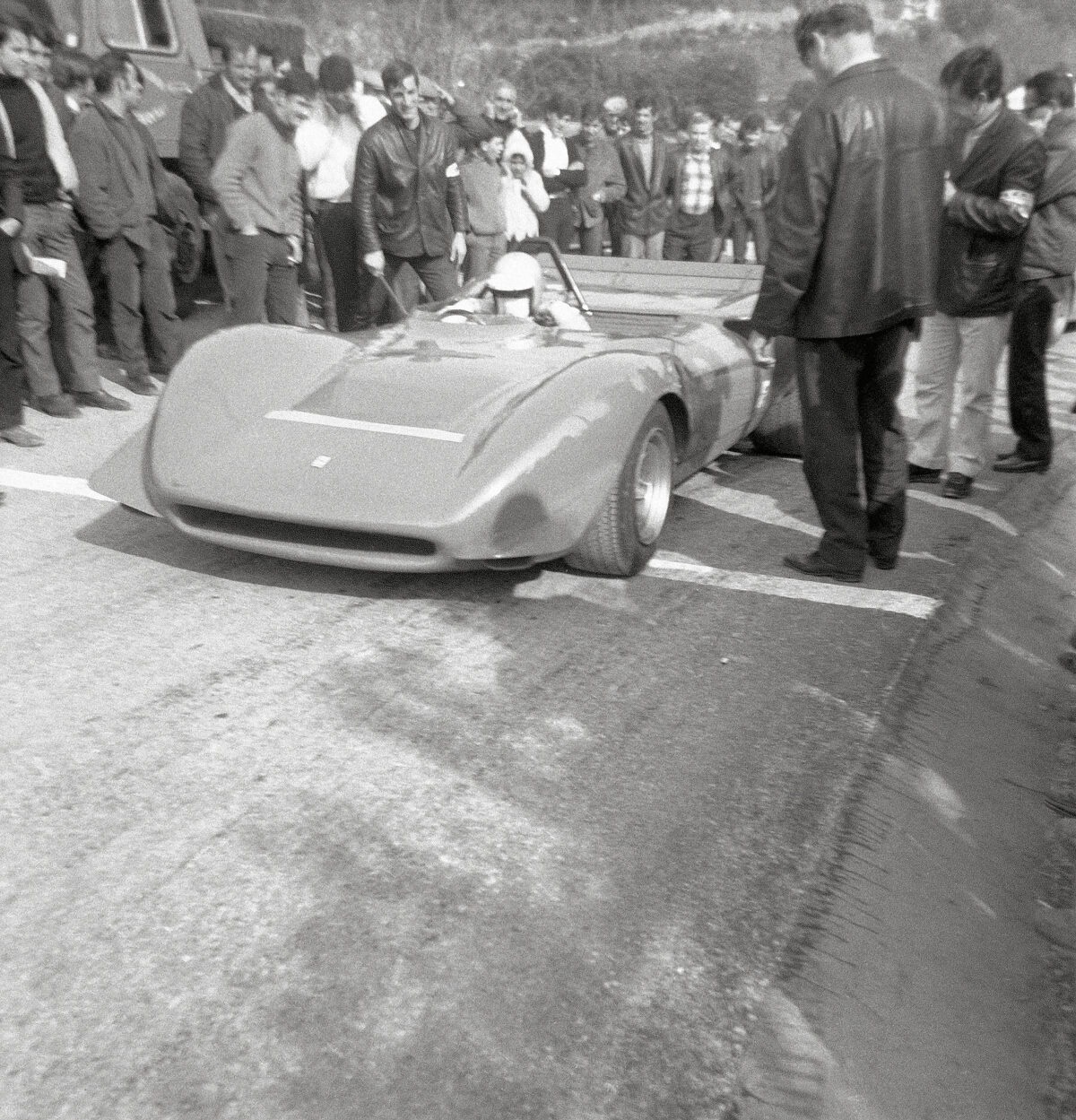 06-ca-1969-029-peter-schetty-ferrari-212-e_10