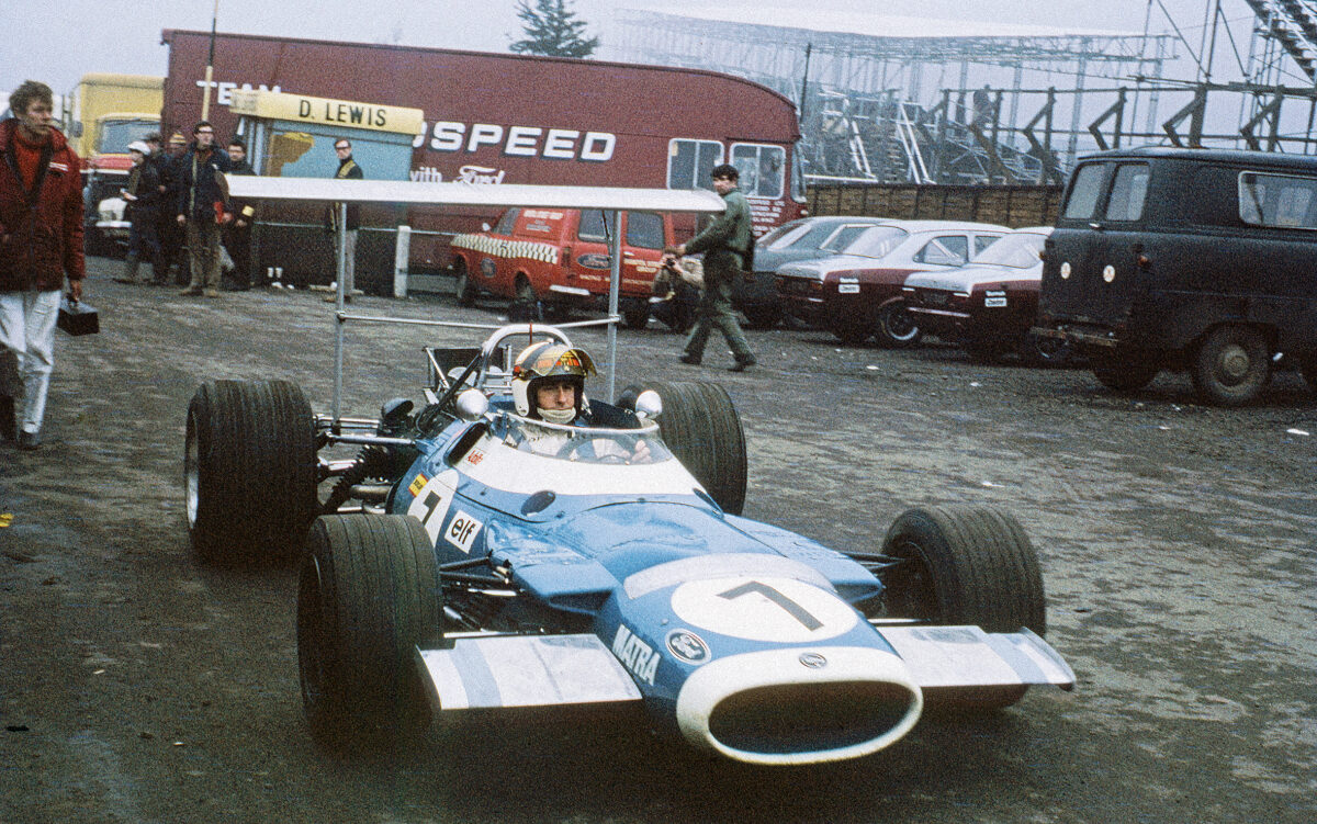 20-bh-1969-015-jackie-stewart-in-the-matra-ford-ms-80-01-5-gts-out-to-practice_10