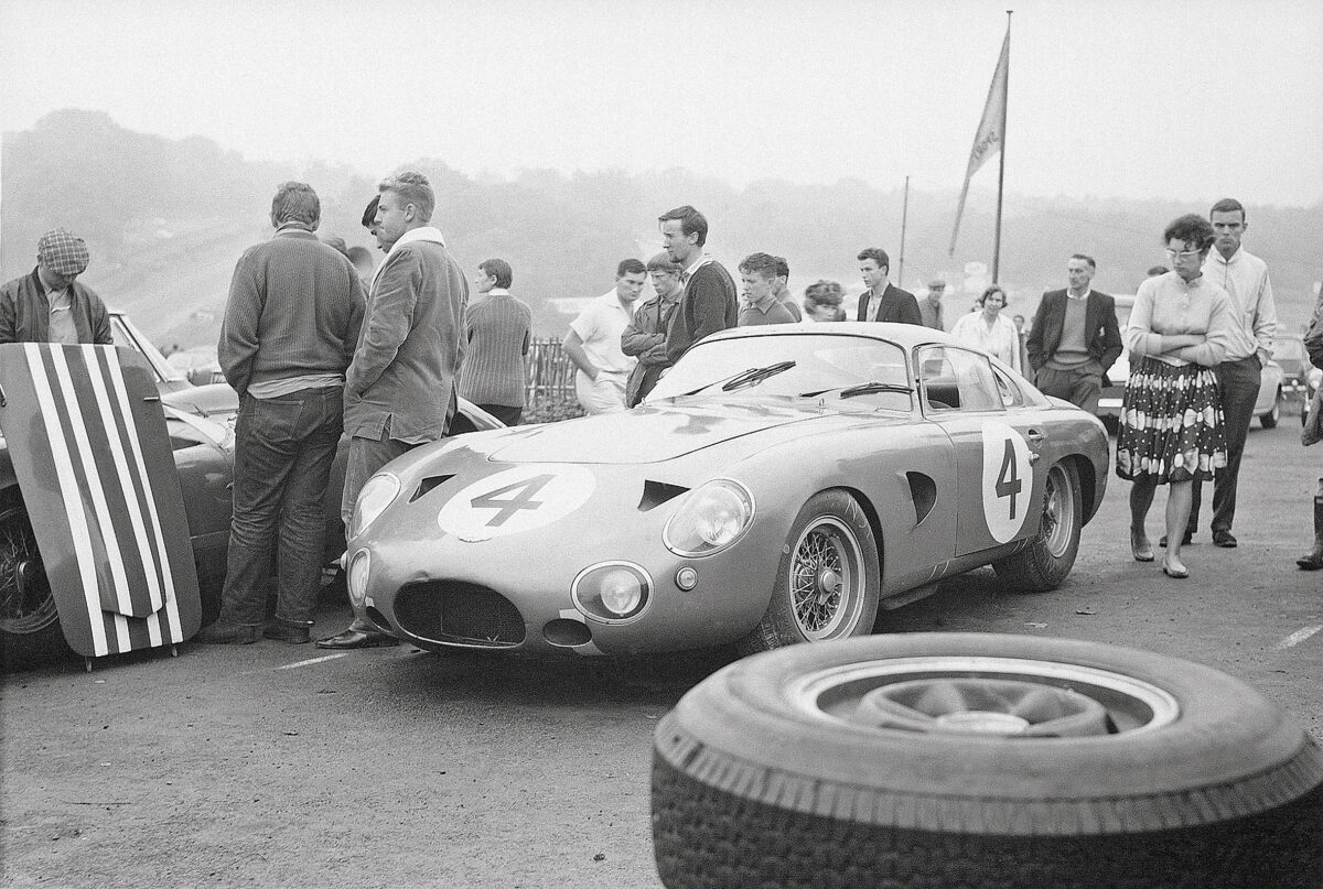 23-bh-1963-pipe-smoking-bill-kimberley-aston-martin-gt_10