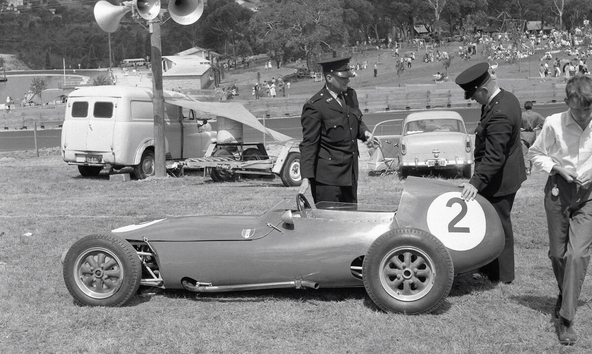 39-cp-1961-013-scuderia-veloce-lola-mk2-1l-formula-junior-of-tom-corcoran_10