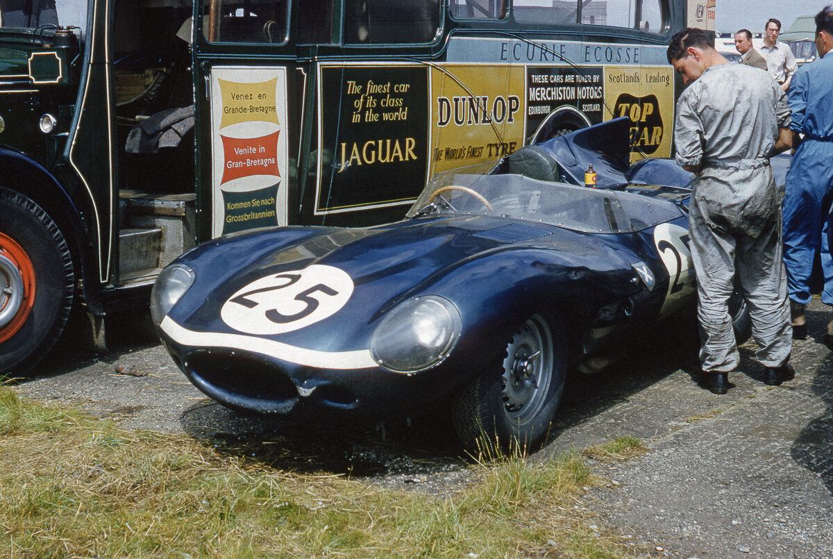 49-ss-1958-010-innes-irelands-jaguar-d-type_10