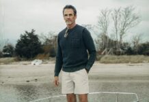 The Crawford Crew Sweater In Washed Asphalt