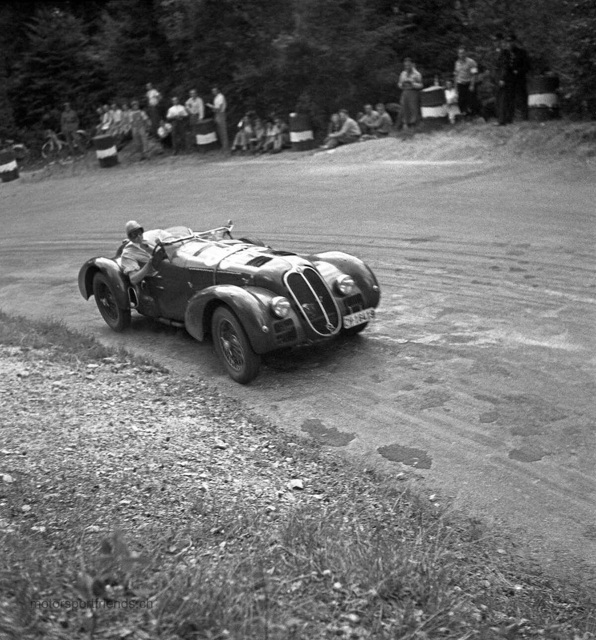 05-dr-1949-willi-peter-datewyler-alfa-romeo-412_coated-3