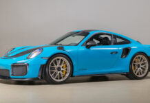 2018 Porsche 911 GT2 RS Weissach