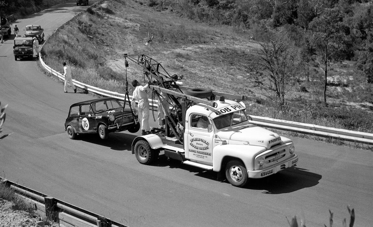 00-cp-1966-katoomba-john-harvey-morris-mini-cooper-crashed_rgb_gross-4