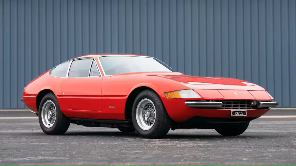 1970 Ferrari 365 GTB 4 Daytona Berlinetta 1 e1676563505411