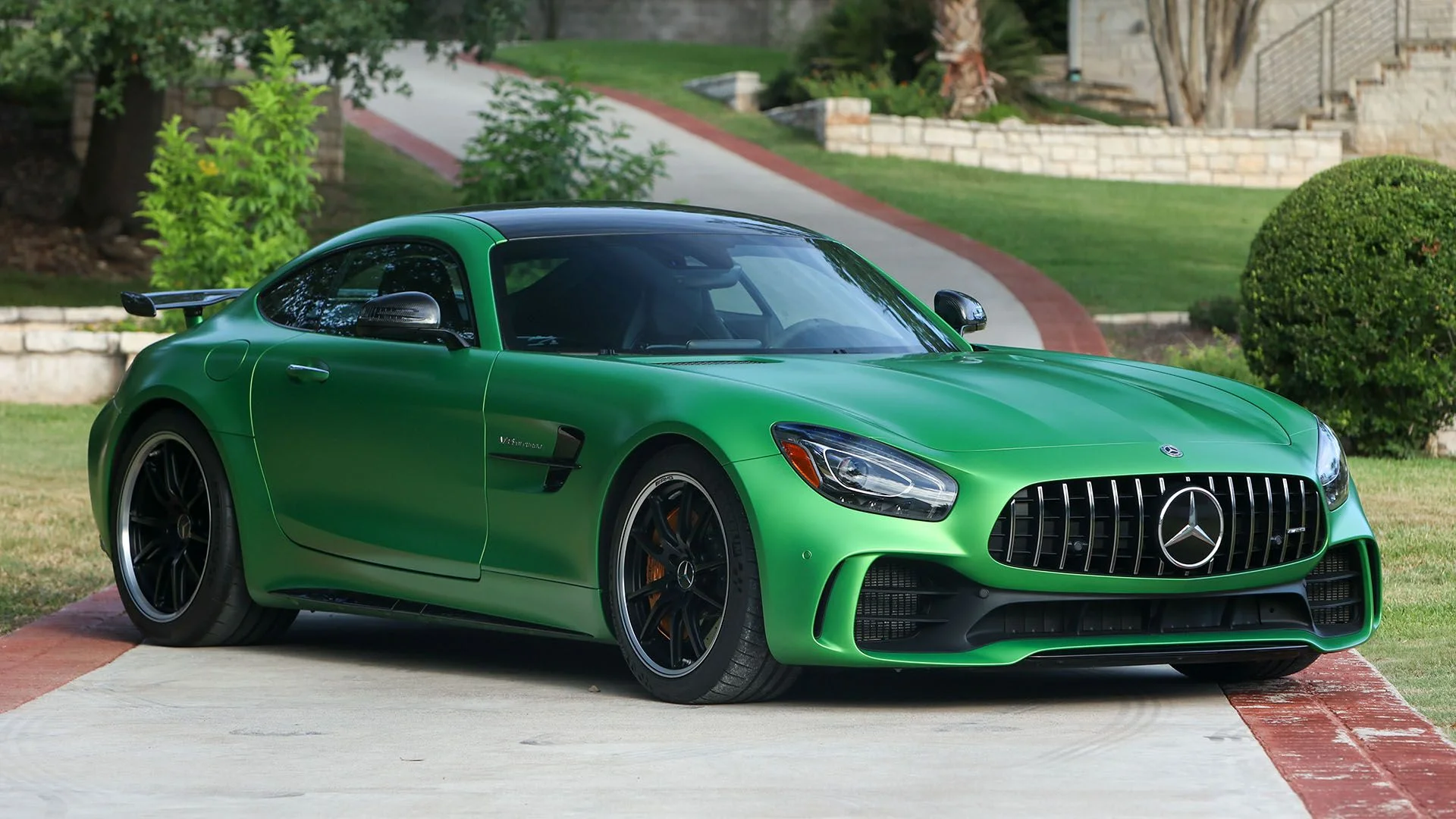 2018 mercedes amg gt r