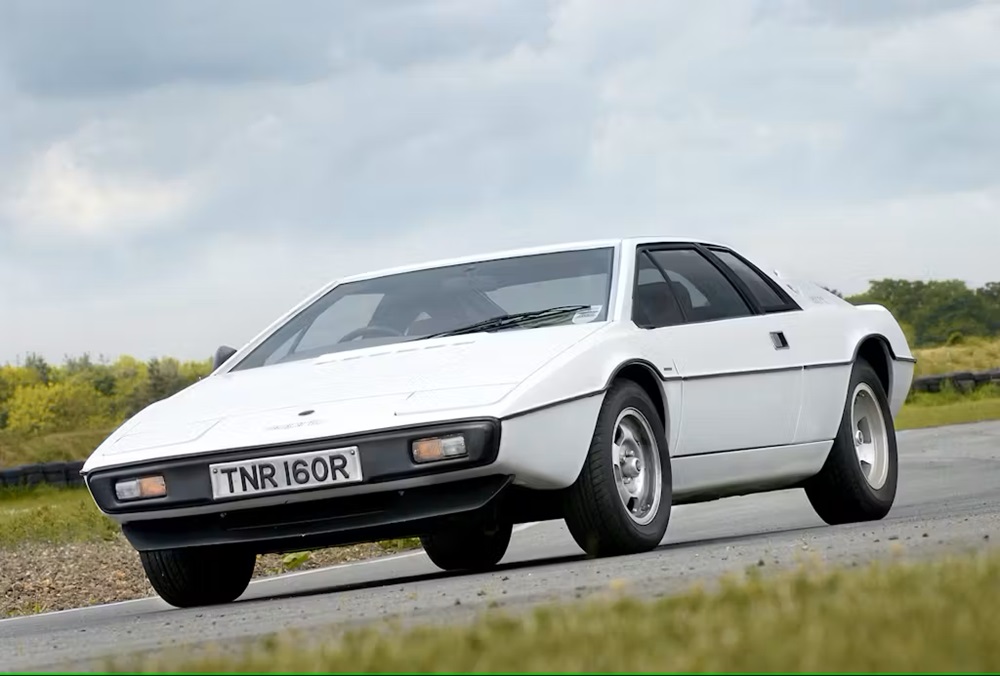 Lotus Esprit S1 White 3 scaled 1