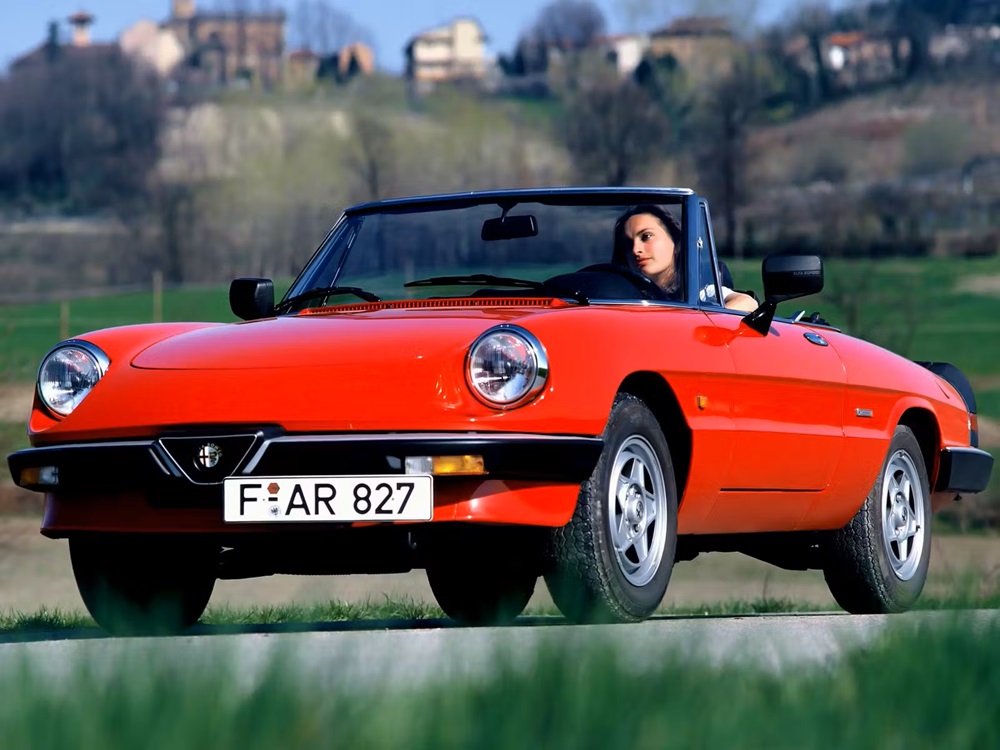 Late 80s Alfa Romeo Spider Driving