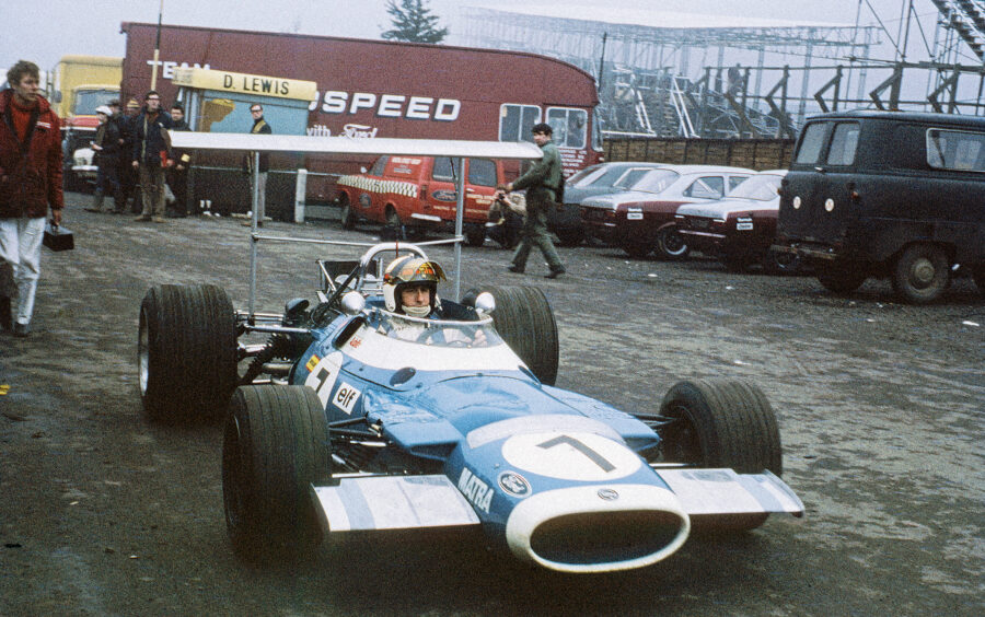 20-bh-1969-015-jackie-stewart-in-the-matra-ford-ms-80-01-5-gts-out-to-practice_10-2