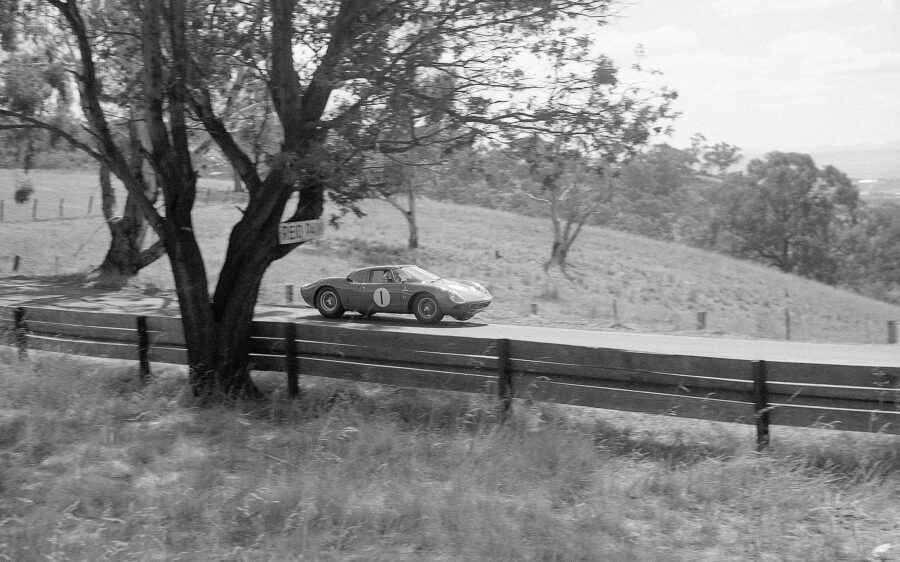 21-bh-1965-april-spencer-martin-ferrari-250-lm-sn-6321_10-2