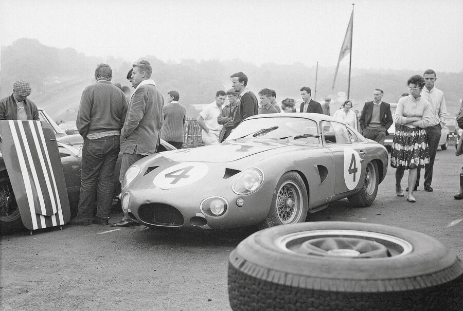 23-bh-1963-pipe-smoking-bill-kimberley-aston-martin-gt_10-2