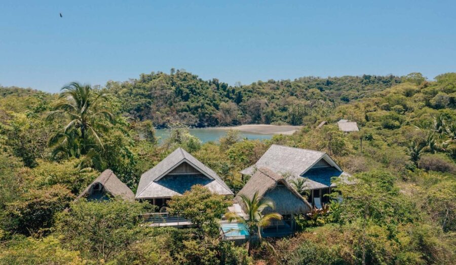 Casa Cavada Islas Secas