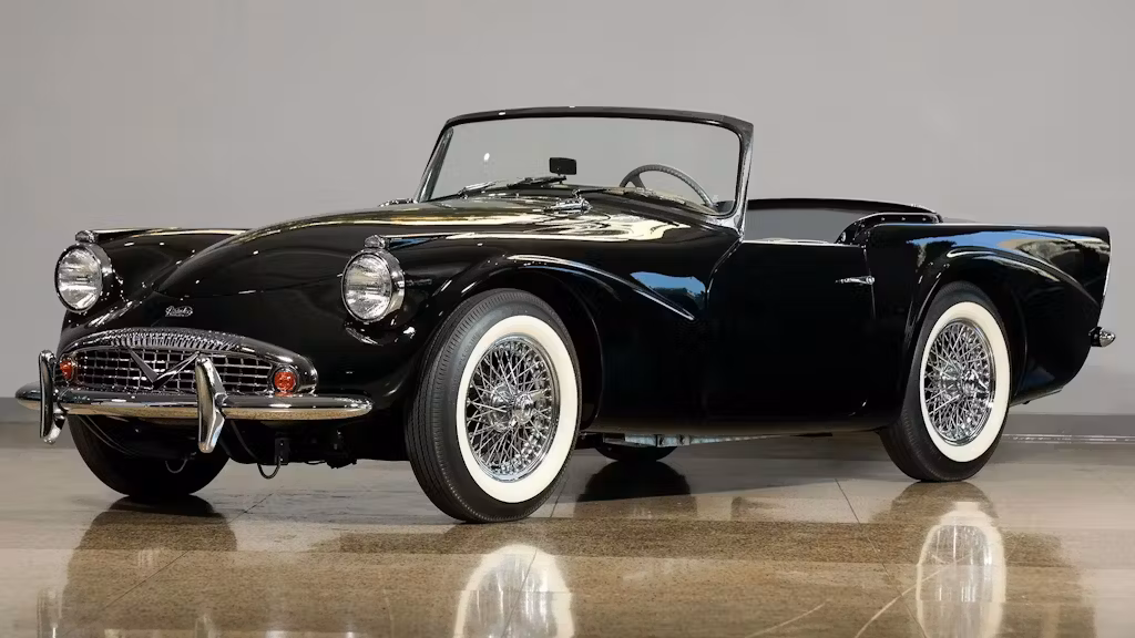 Cobras And Their Kin - 4 Alternatives 5 1961 daimler sp 250 front three quarter