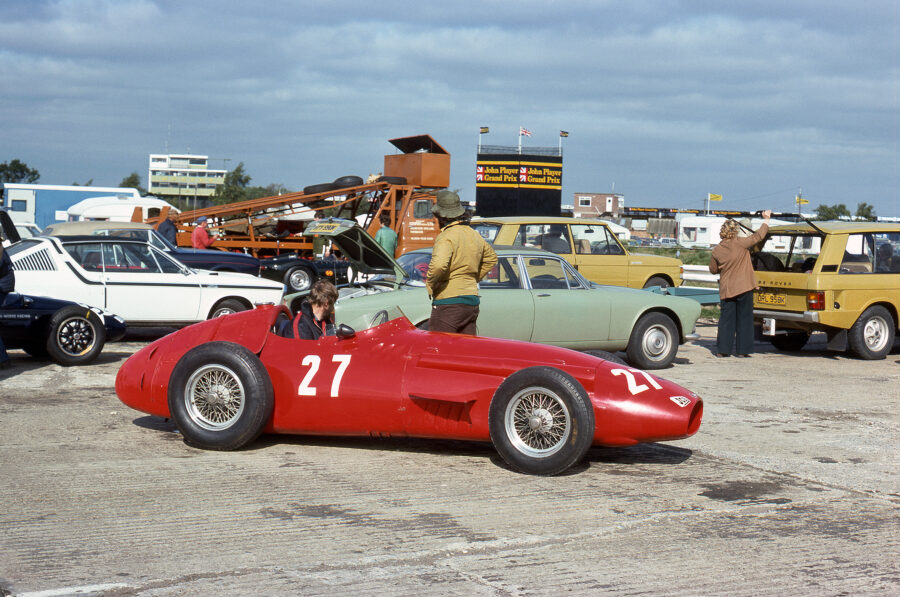 41-ss-1975-1078-hon-patrick-lindsays-maserati-250f_cmyk-2