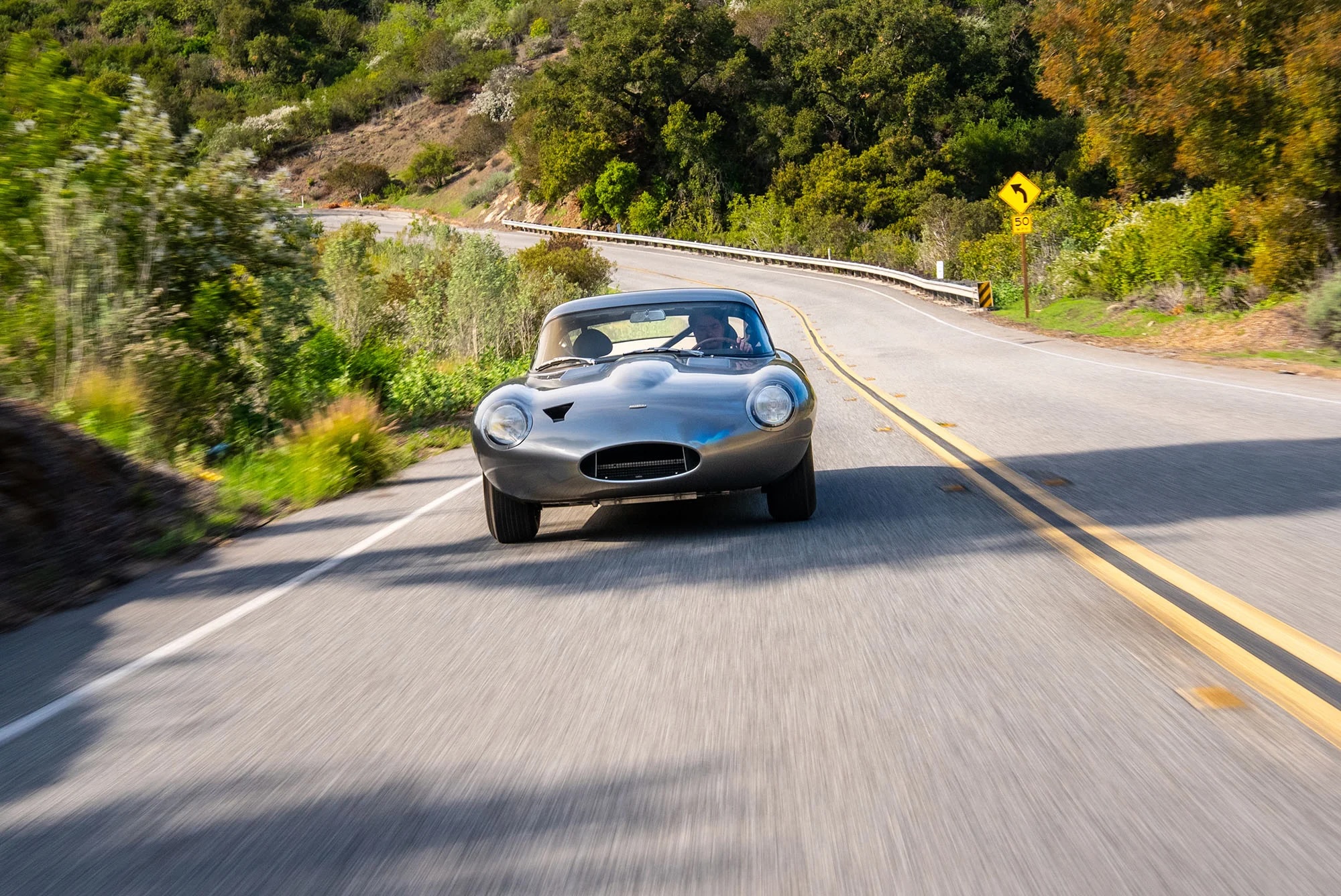 PETROLICIOUS 1964 JAGUAR LOWDRAG 08.jpg Kopie