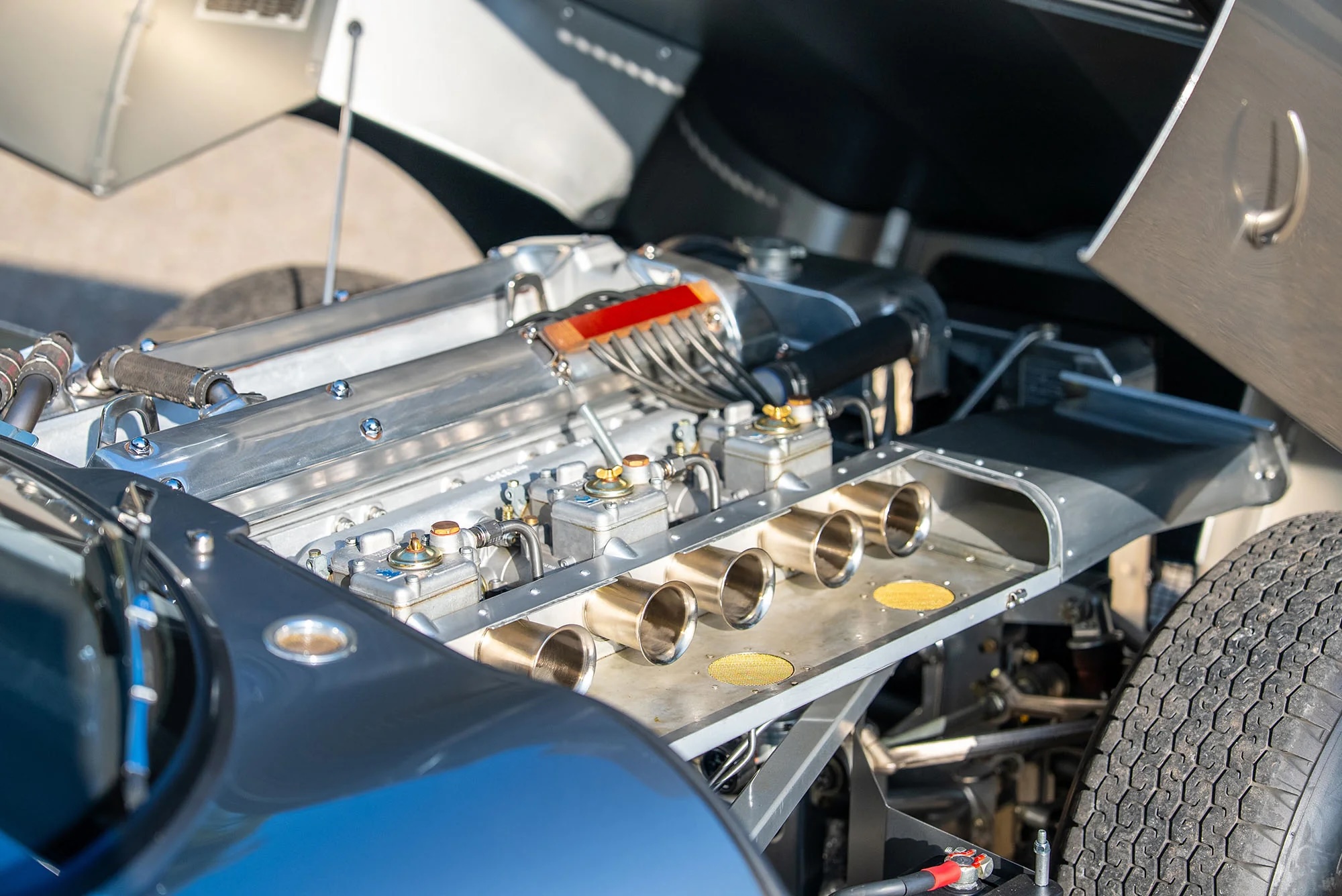 PETROLICIOUS 1964 JAGUAR LOWDRAG 17.jpg Kopie