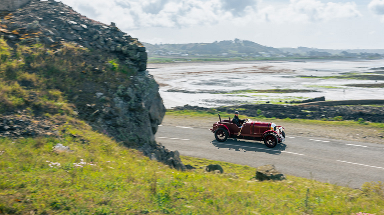 Screenshot 2025 05 29 at 08 15 32 Driving the Bentley Blower Jnr the ultimate blend of past present and future GRR