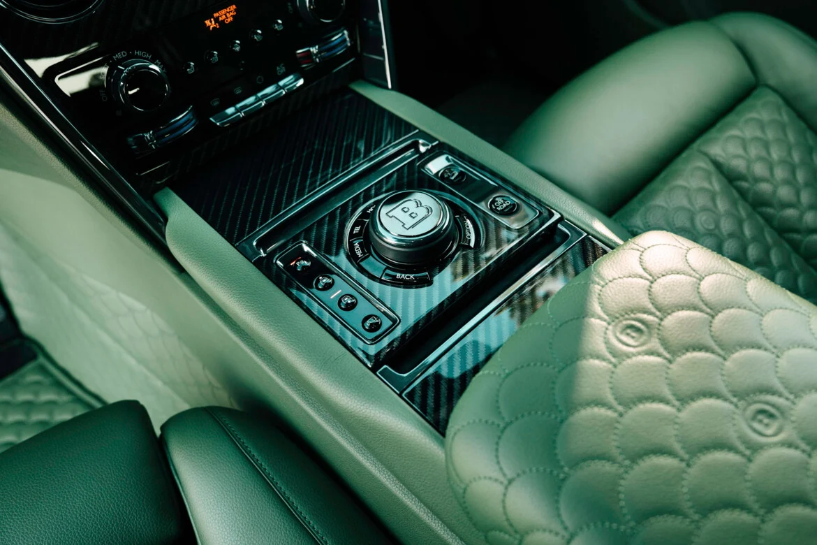 BRABUS 700 Cullinan Series ll on location klein 32 1170x780 1