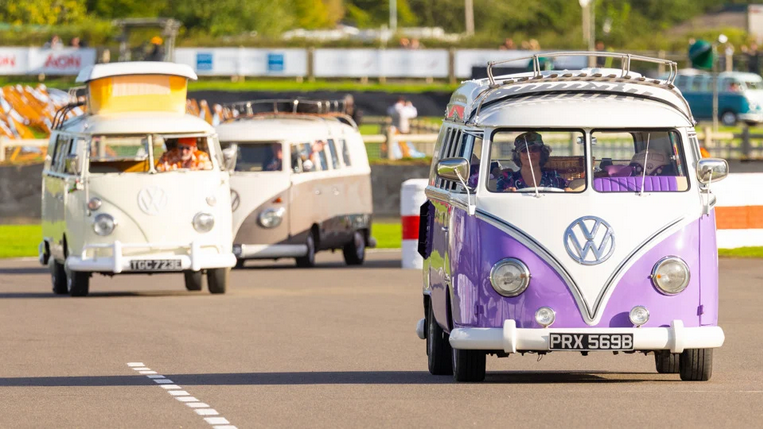 Screenshot 2025 09 22 at 07 13 10 A vibrant sea of VW campers swarms Goodwood Revival GRR