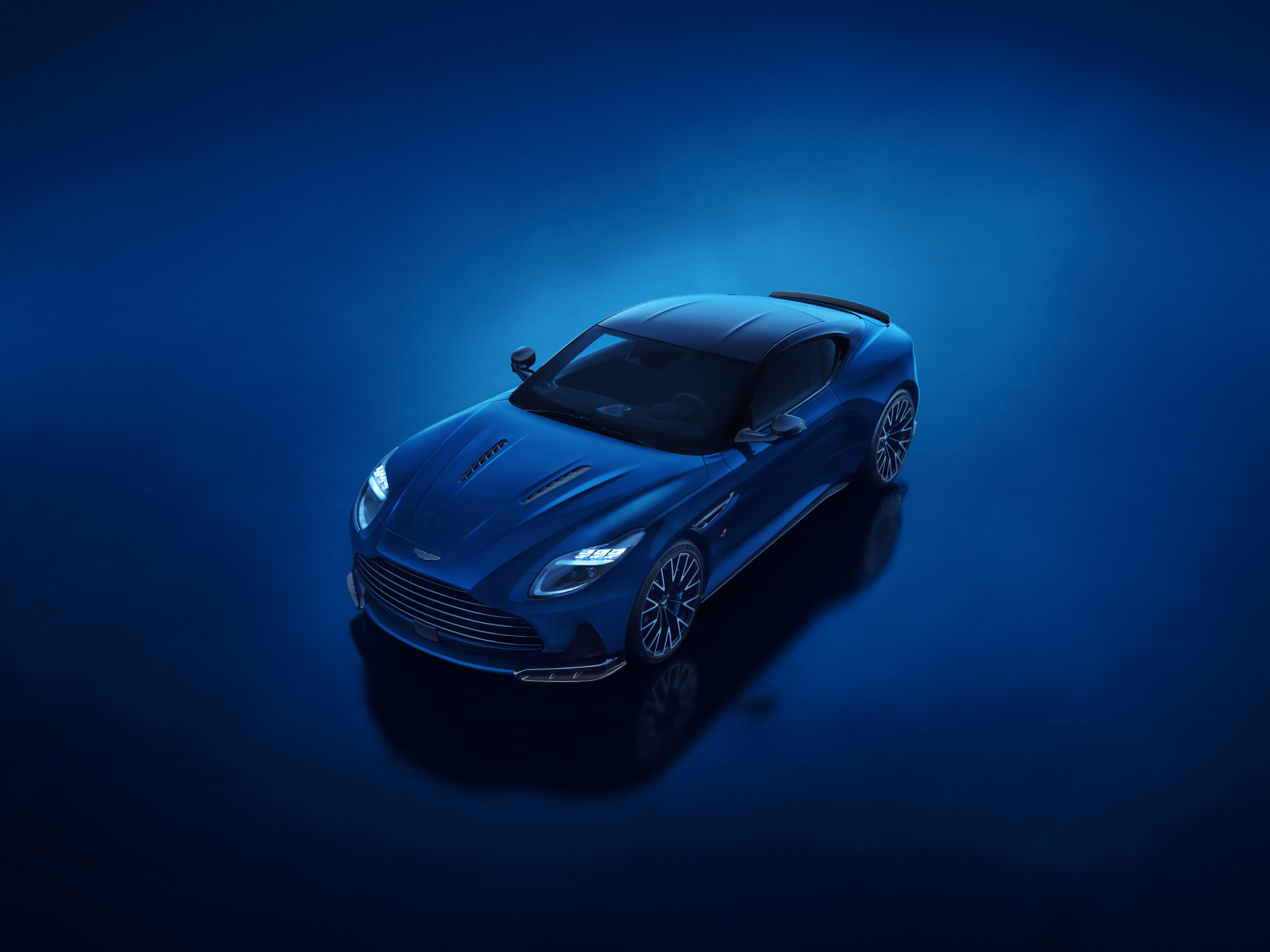 Aston Martin DB12 S 01 scaled