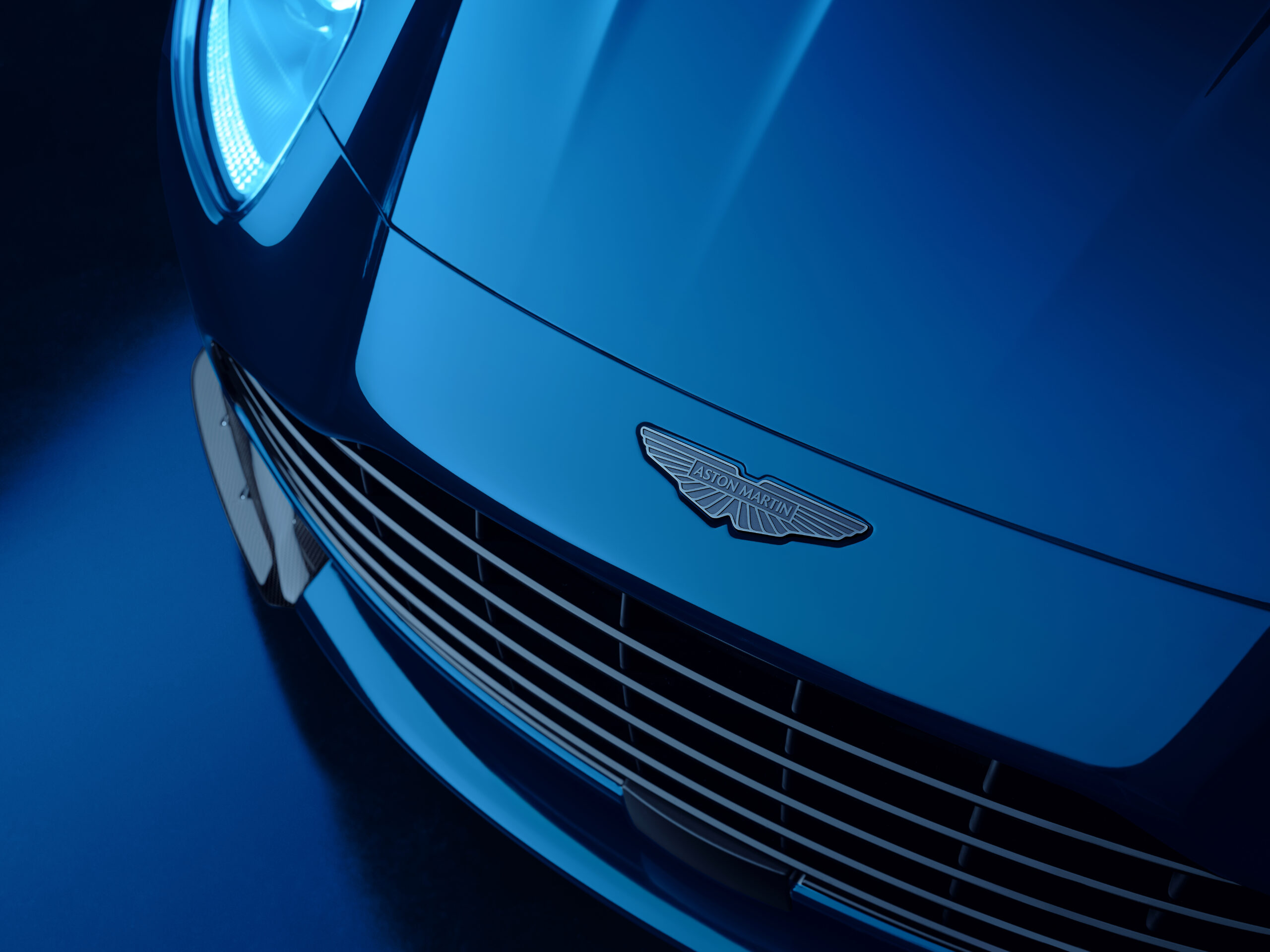 Aston Martin DB12 S 06 scaled