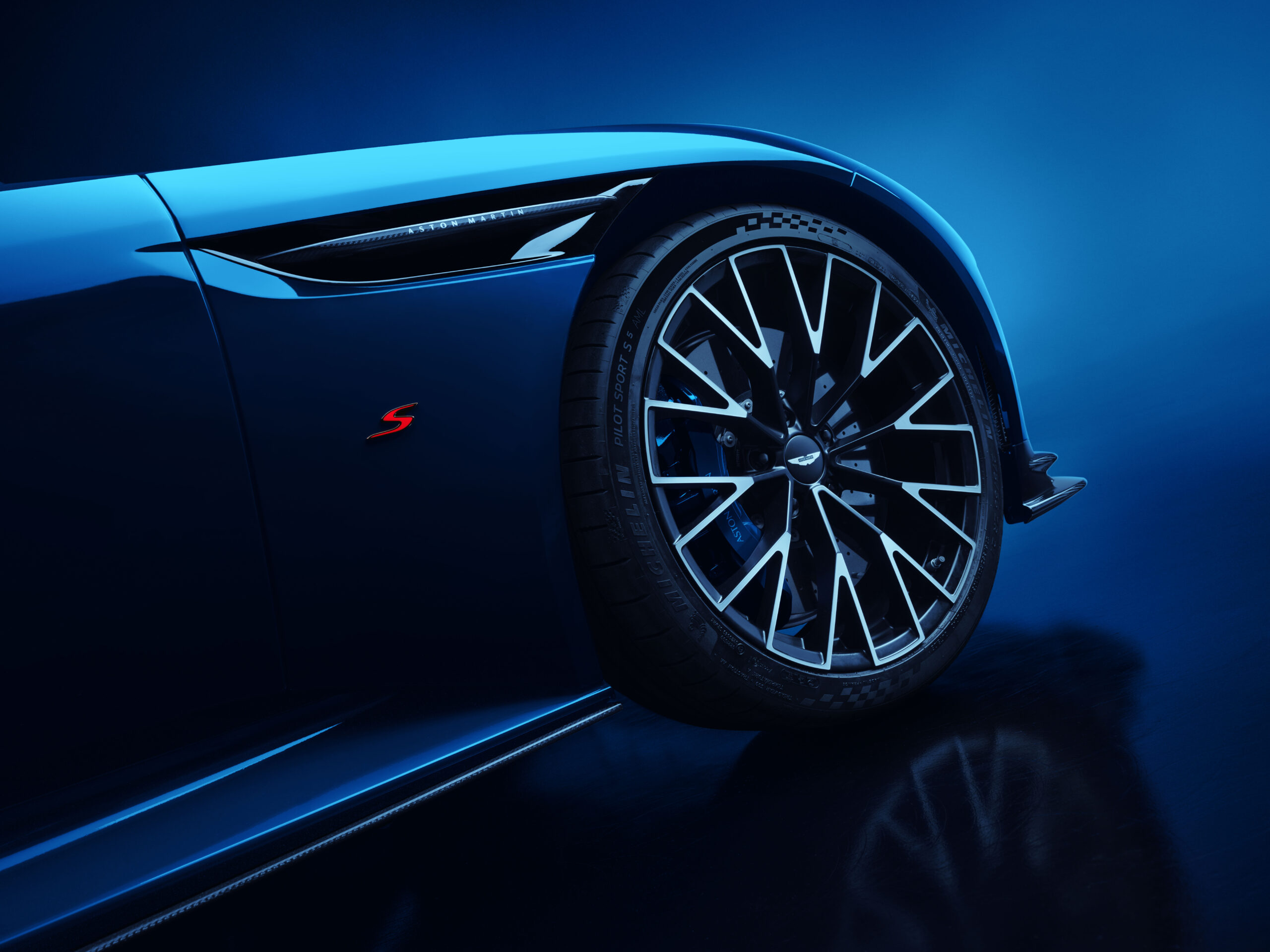 Aston Martin DB12 S 09 scaled