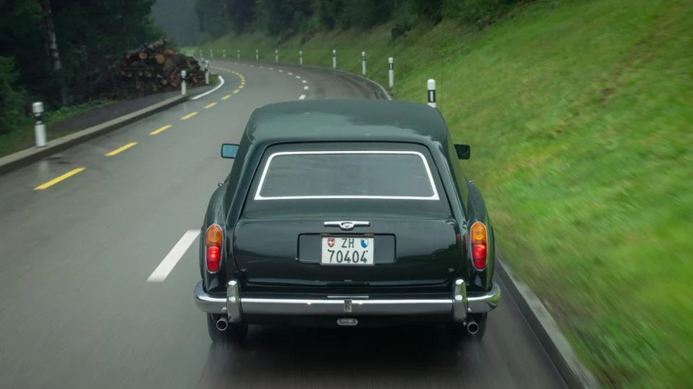 Screenshot 2025 10 29 at 23 51 27 The Corniche shooting brake that Rolls Royce could have made GRR