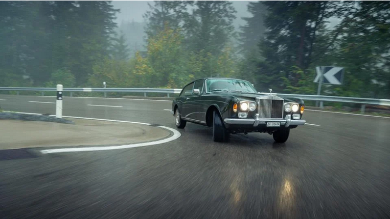 Screenshot 2025 10 29 at 23 56 00 The Corniche shooting brake that Rolls Royce could have made GRR